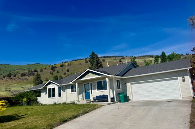 917 Carlson Drive, Klamath Falls, OR 97603