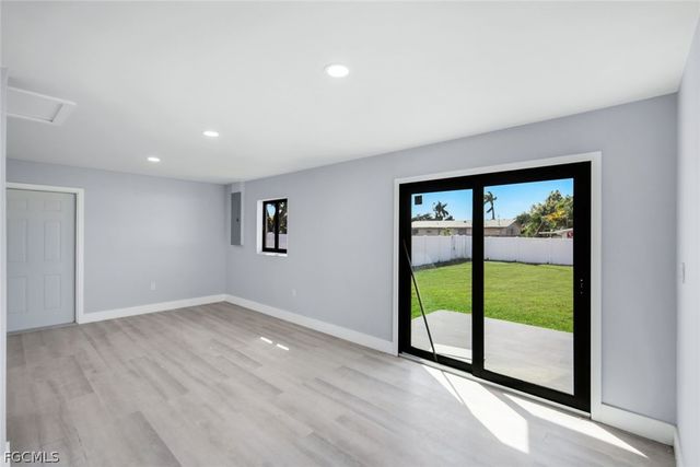 1389 Pine AVE, North Fort Myers, FL 33917