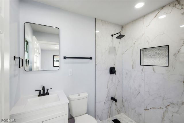 1389 Pine AVE, North Fort Myers, FL 33917