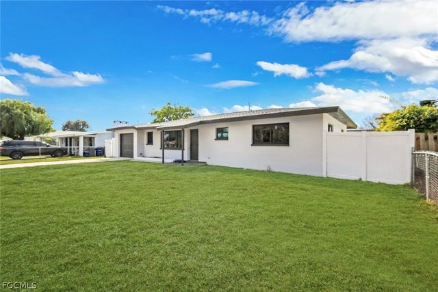 1389 Pine AVE, North Fort Myers, FL 33917