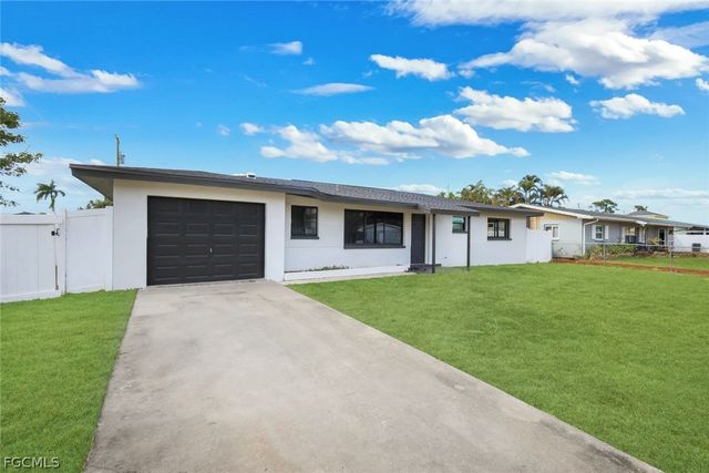 1389 Pine AVE, North Fort Myers, FL 33917