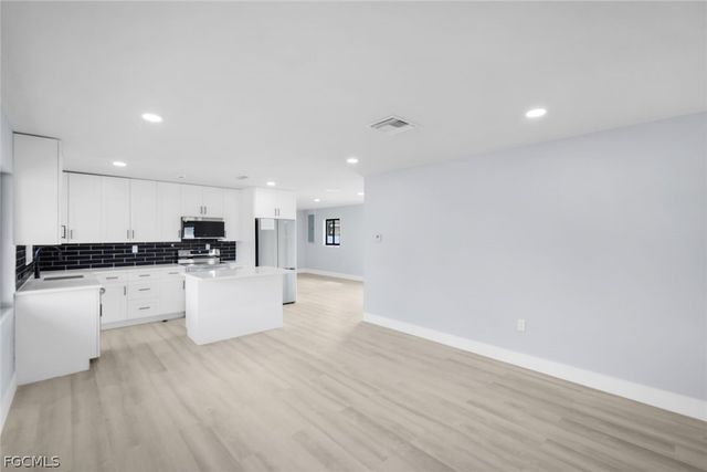 1389 Pine AVE, North Fort Myers, FL 33917