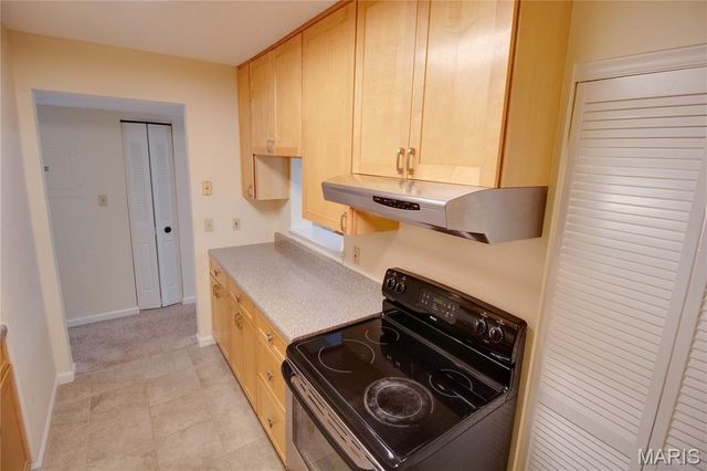 9041 N Swan Circle, Brentwood, MO 63144