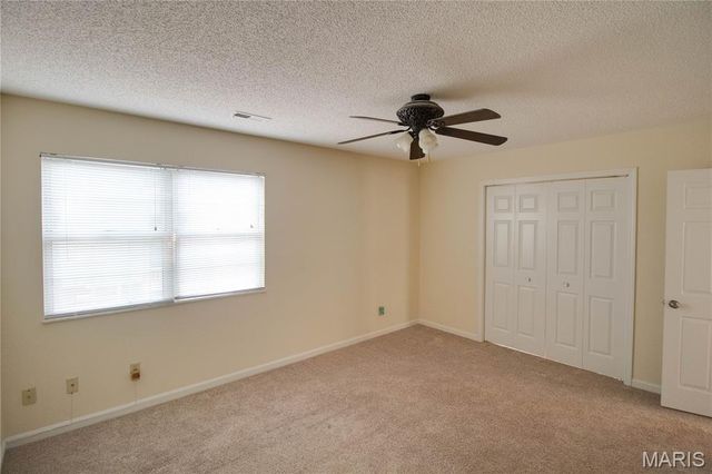 9041 N Swan Circle, Brentwood, MO 63144