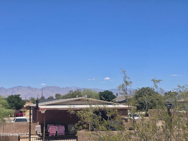 2109 E Pinal Vista, Tucson, AZ 85713