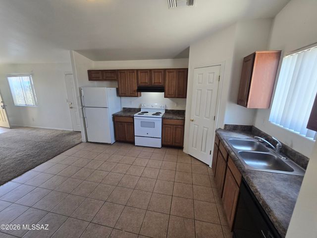 2109 E Pinal Vista, Tucson, AZ 85713