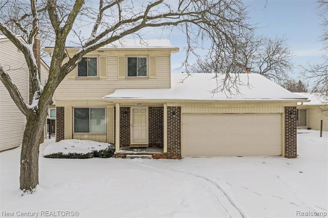 2850 Roundtree Drive, Troy, MI 48083