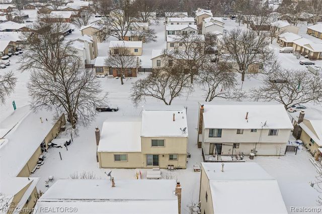 2850 Roundtree Drive, Troy, MI 48083