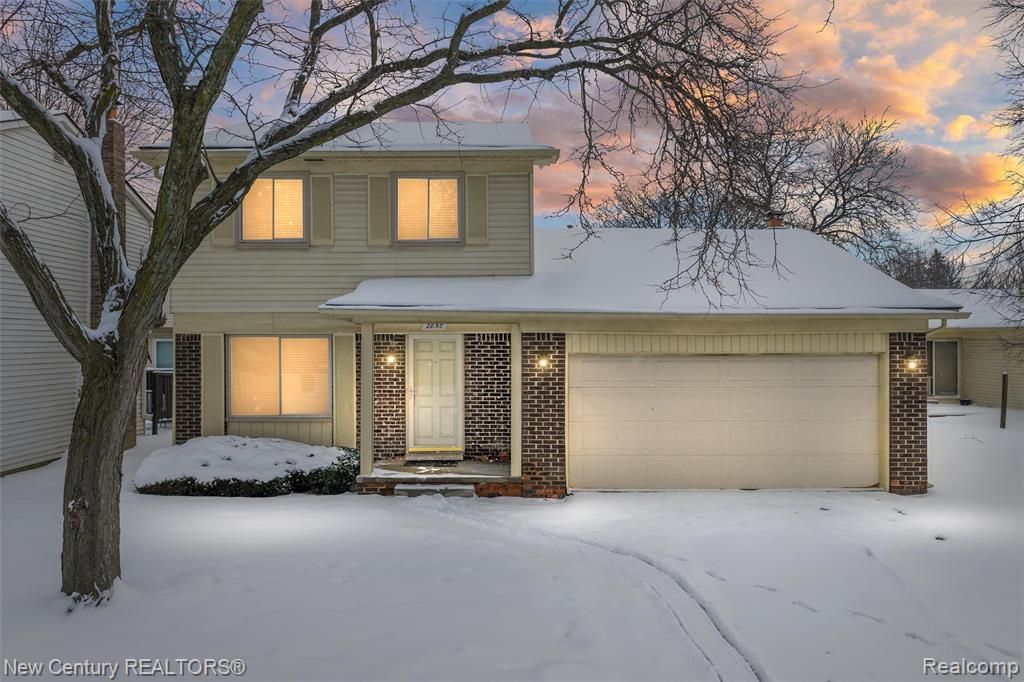 2850 Roundtree Drive, Troy, MI 48083