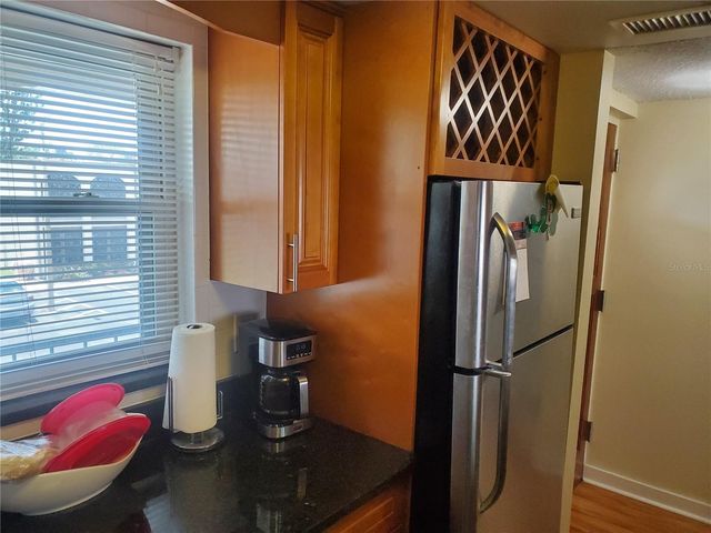 7701 STARKEY ROAD 324, Seminole, FL 33777