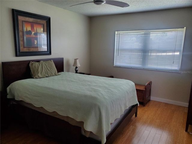 7701 STARKEY ROAD 324, Seminole, FL 33777