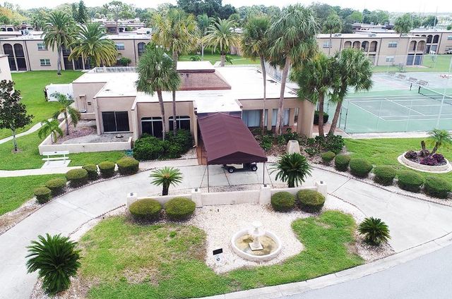 7701 STARKEY ROAD 324, Seminole, FL 33777