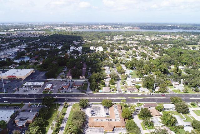 7701 STARKEY ROAD 324, Seminole, FL 33777
