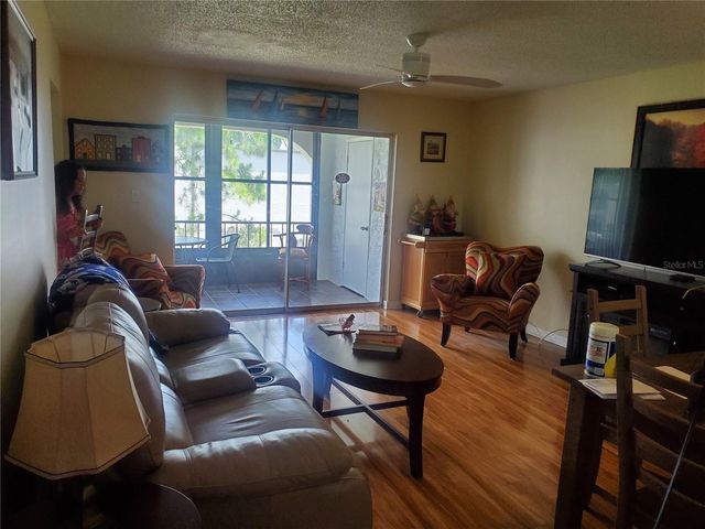 7701 STARKEY ROAD 324, Seminole, FL 33777