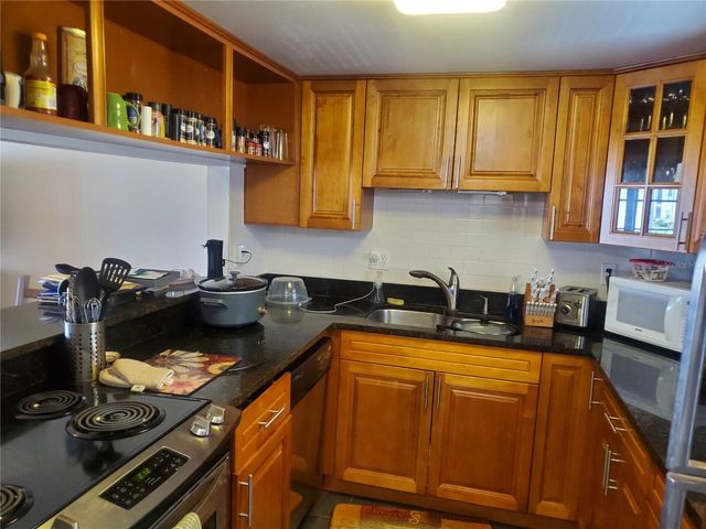 7701 STARKEY ROAD 324, Seminole, FL 33777