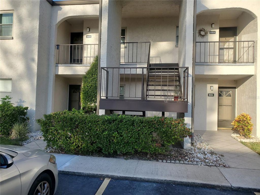 7701 STARKEY ROAD 324, Seminole, FL 33777