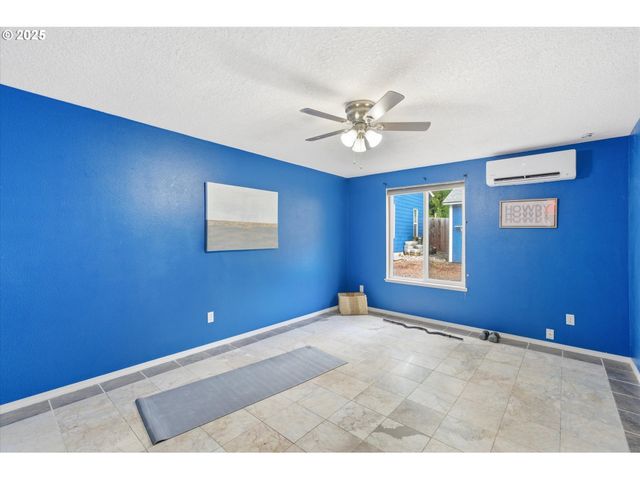 103 KINGSLEY Dr, Castle Rock, WA 98611