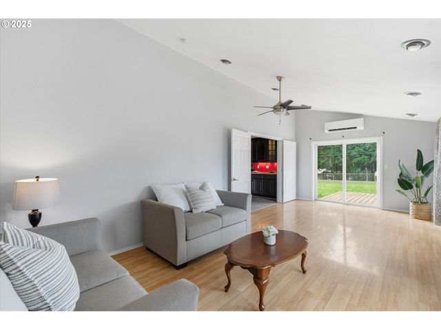 103 KINGSLEY Dr, Castle Rock, WA 98611