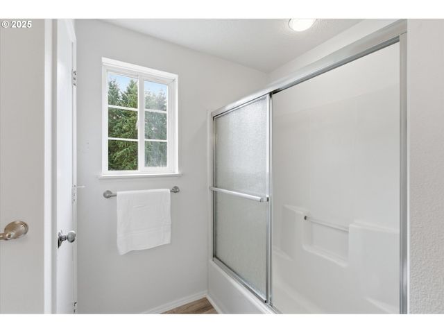 103 KINGSLEY Dr, Castle Rock, WA 98611