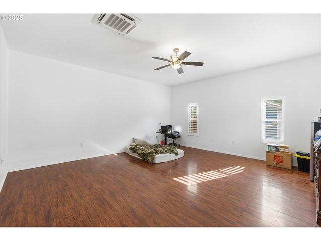 103 KINGSLEY Dr, Castle Rock, WA 98611