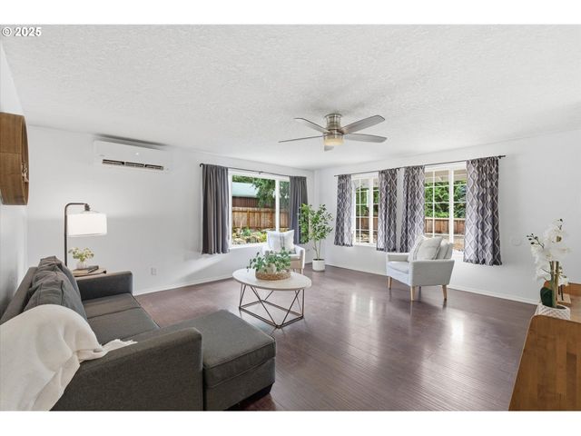 103 KINGSLEY Dr, Castle Rock, WA 98611