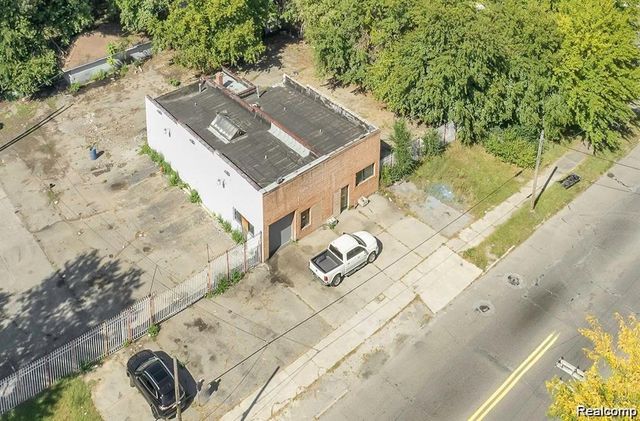 18421 Lahser Road, Detroit, MI 48219