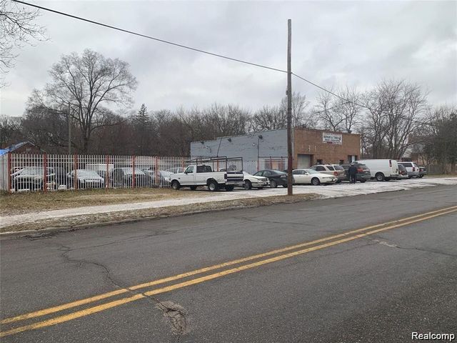 18421 Lahser Road, Detroit, MI 48219