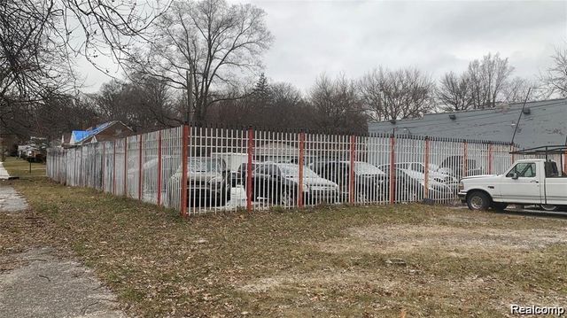 18421 Lahser Road, Detroit, MI 48219