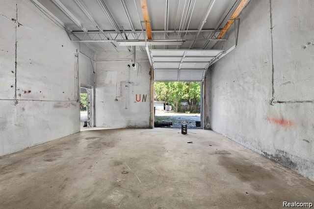 18421 Lahser Road, Detroit, MI 48219