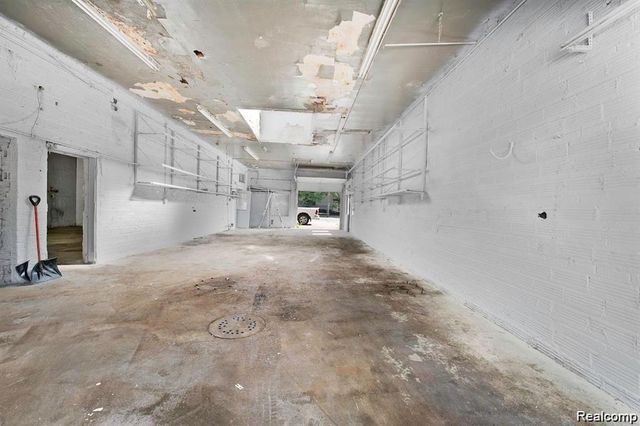 18421 Lahser Road, Detroit, MI 48219