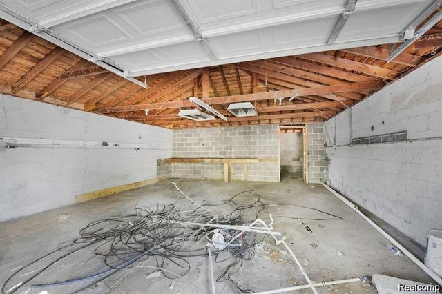 18421 Lahser Road, Detroit, MI 48219