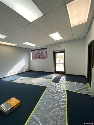 18421 Lahser Road, Detroit, MI 48219