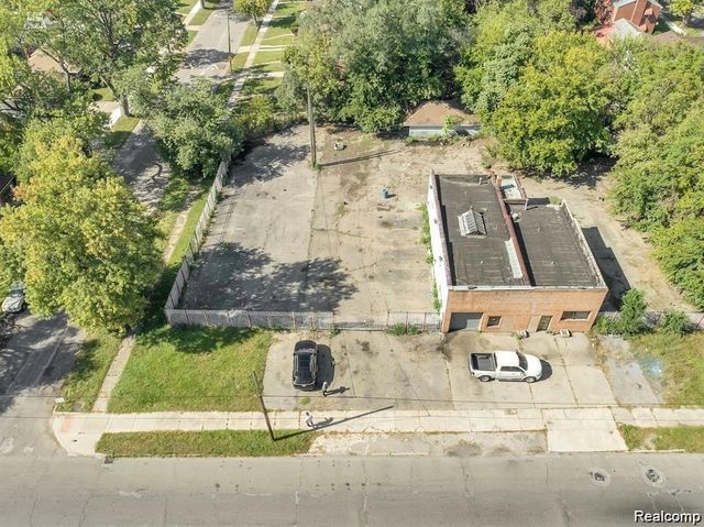 18421 Lahser Road, Detroit, MI 48219