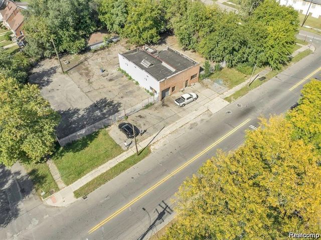 18421 Lahser Road, Detroit, MI 48219