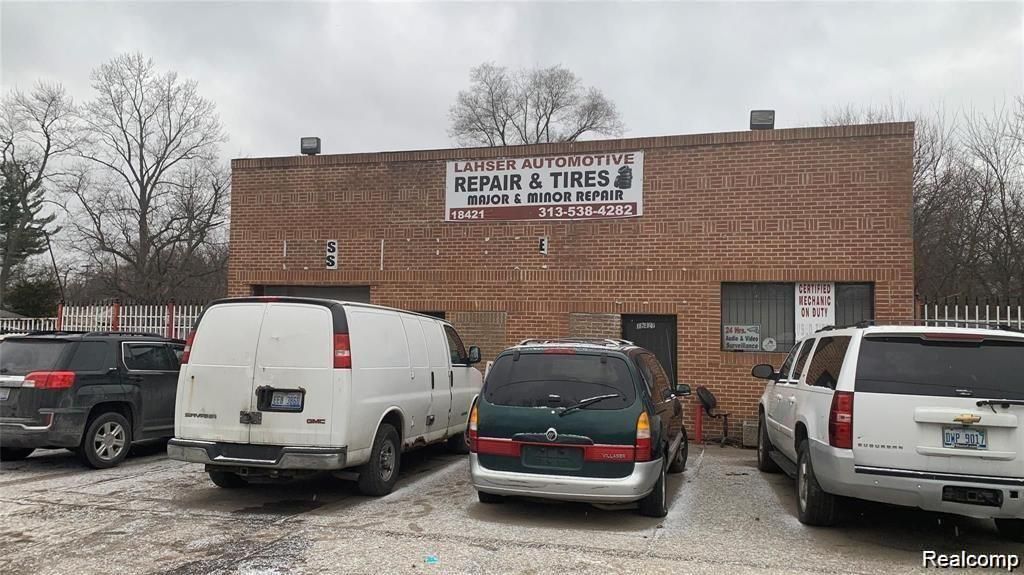 18421 Lahser Road, Detroit, MI 48219