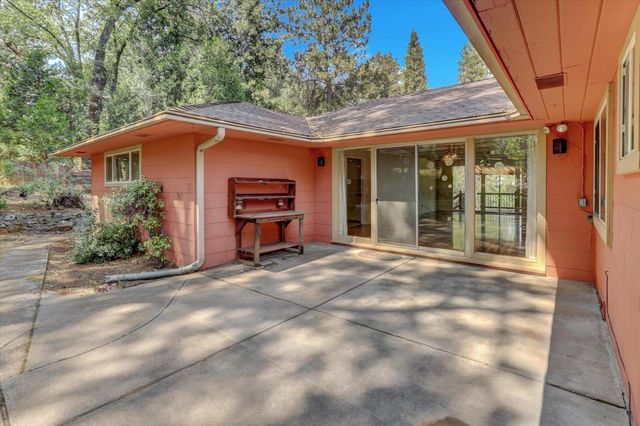 10124 S Ponderosa Way, Rough And Ready, CA 95975