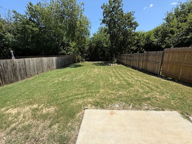 221 San Angelo Avenue, Benbrook, TX 76126