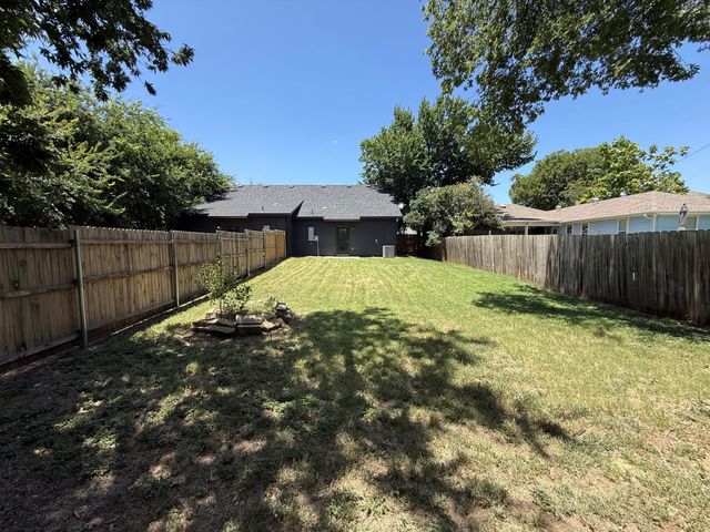 221 San Angelo Avenue, Benbrook, TX 76126