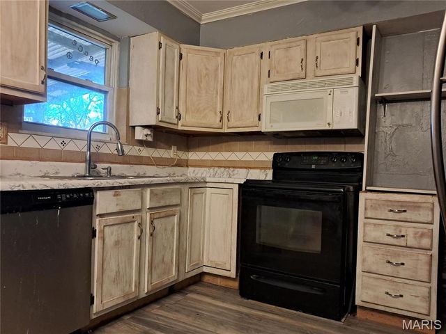 2944 Raw Wind Drive, High Ridge, MO 63049