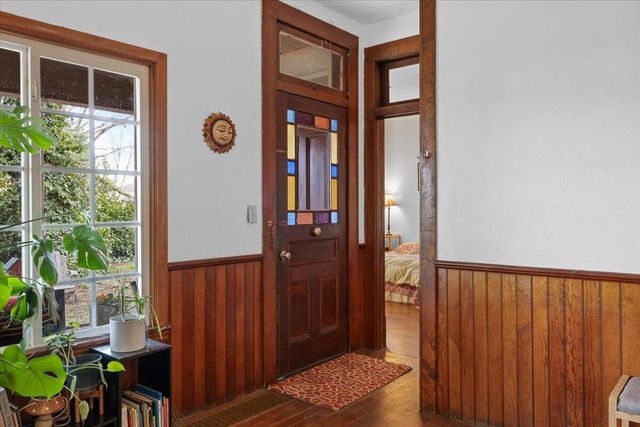 3072 Griffin Creek Road, Medford, OR 97501