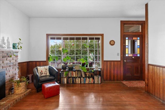 3072 Griffin Creek Road, Medford, OR 97501