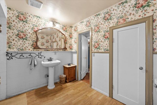 3072 Griffin Creek Road, Medford, OR 97501