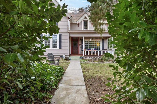 3072 Griffin Creek Road, Medford, OR 97501