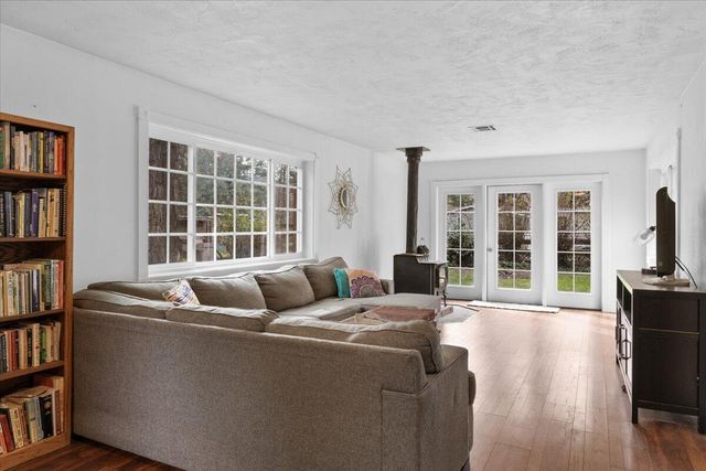 3072 Griffin Creek Road, Medford, OR 97501