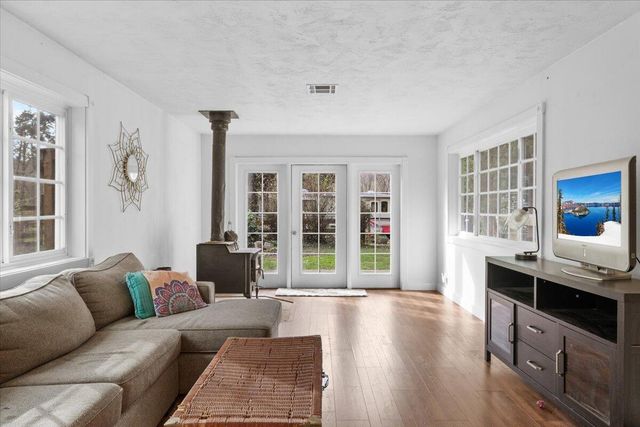 3072 Griffin Creek Road, Medford, OR 97501