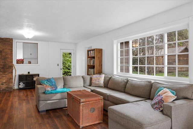 3072 Griffin Creek Road, Medford, OR 97501