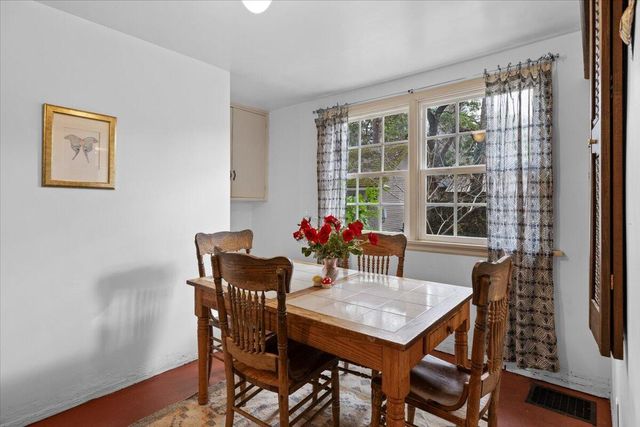 3072 Griffin Creek Road, Medford, OR 97501