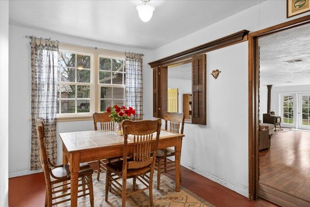 3072 Griffin Creek Road, Medford, OR 97501