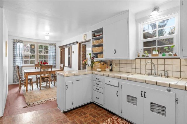 3072 Griffin Creek Road, Medford, OR 97501