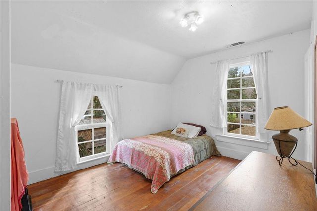 3072 Griffin Creek Road, Medford, OR 97501